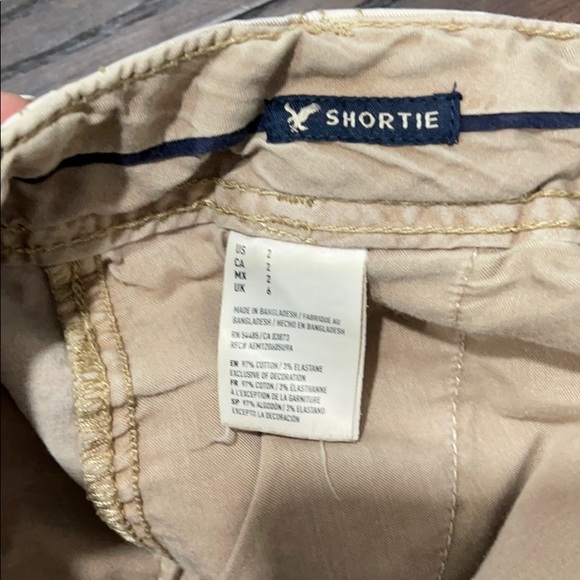 AE Woman’s Shorts - Picture 3 of 4